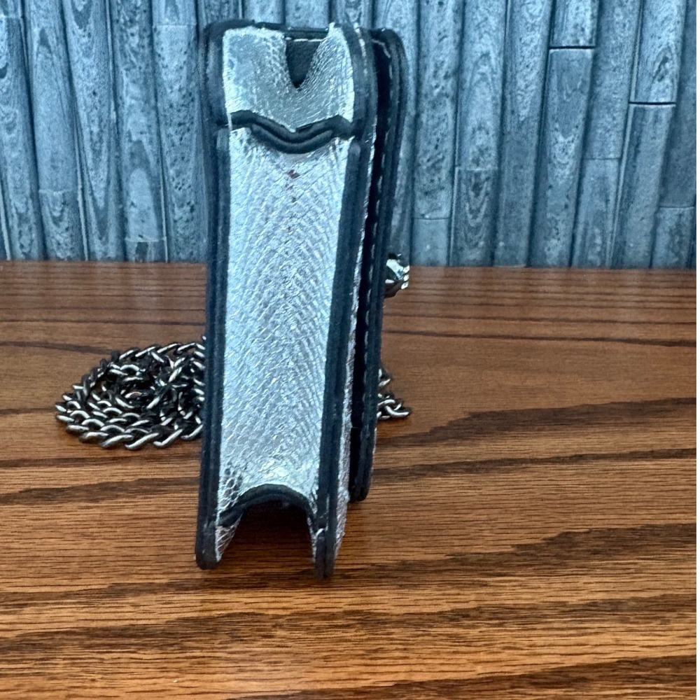 Kurt Geiger London Kensington Micro Crossbody Bag Silver Metallic Snake


 Eagle - Picture 5 of 6